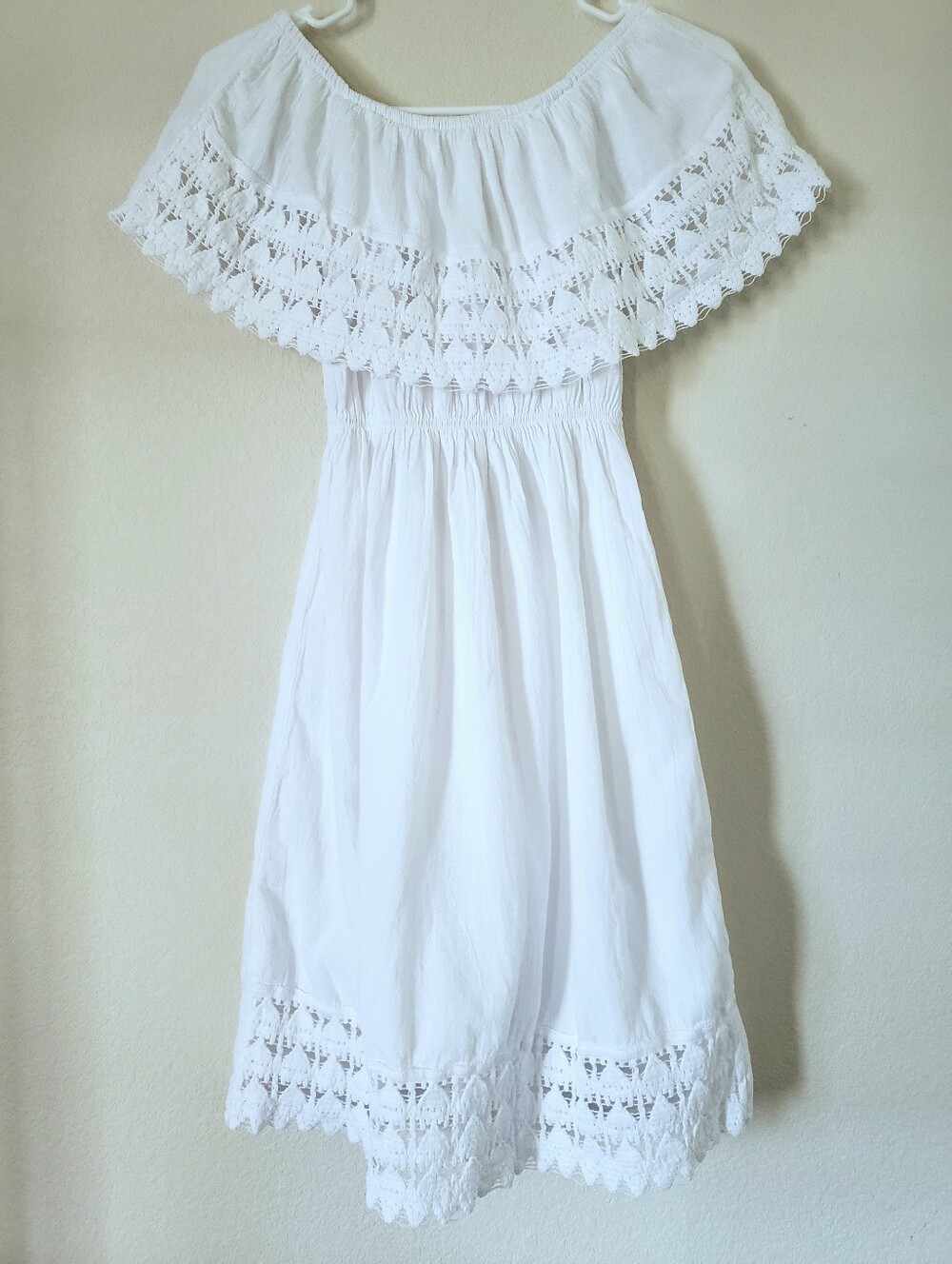 White Off-Shoulder Crochet Trim Smocked Sleevelees Dress, S